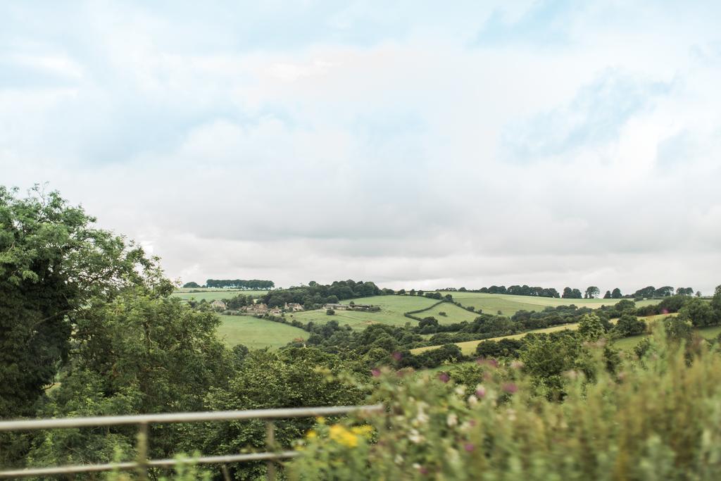 Combe Grove Hotel Limpley Stoke Buitenkant foto
