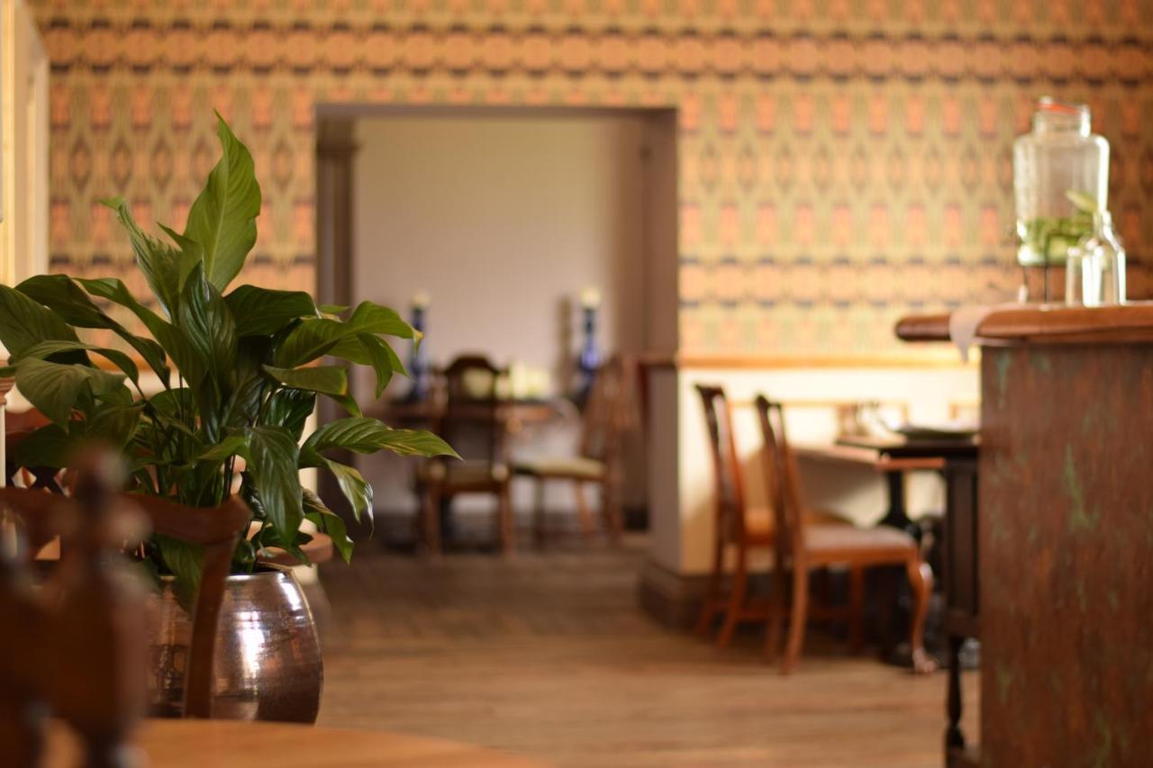 Combe Grove Hotel Limpley Stoke Buitenkant foto